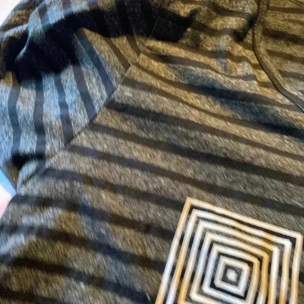 NWT Lularoe Women’s Top Size Medium - Picture 10 of 14